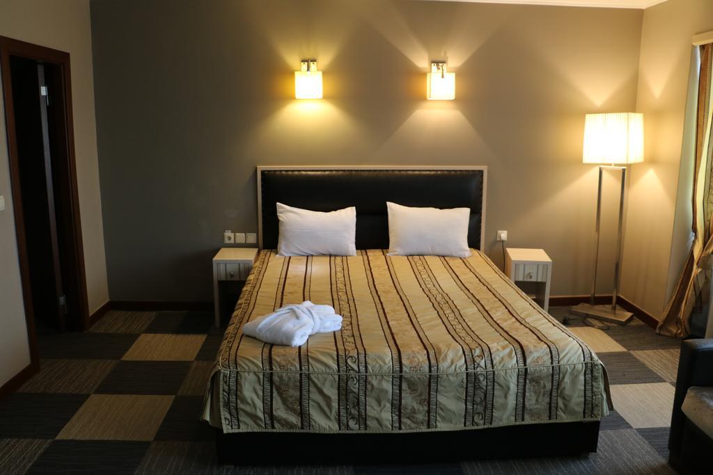 Aktau Hotel Extérieur photo