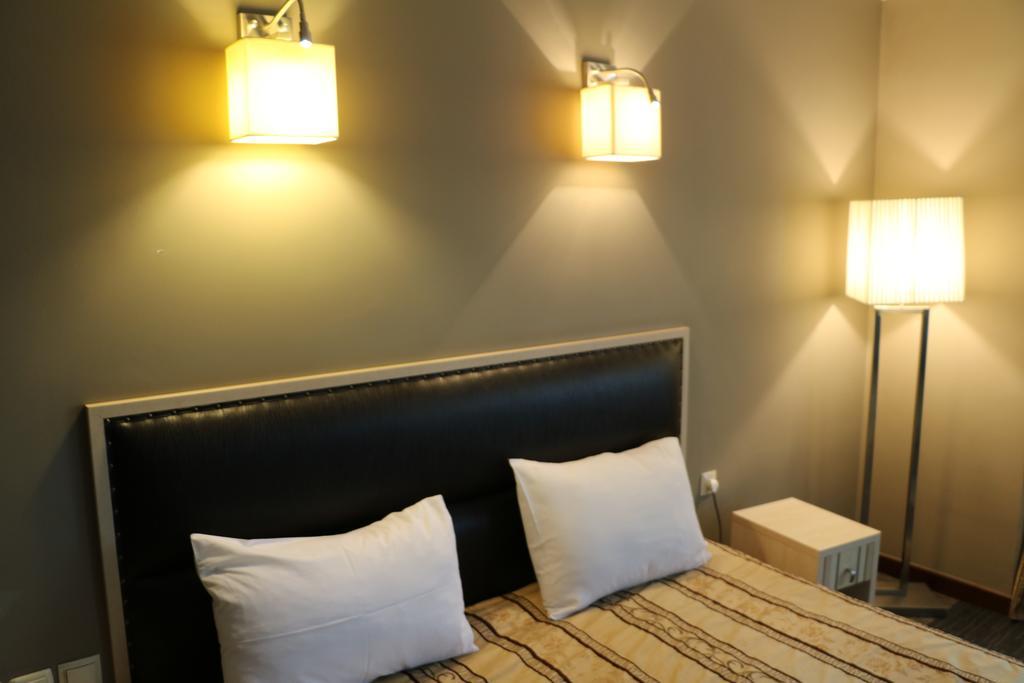 Aktau Hotel Extérieur photo