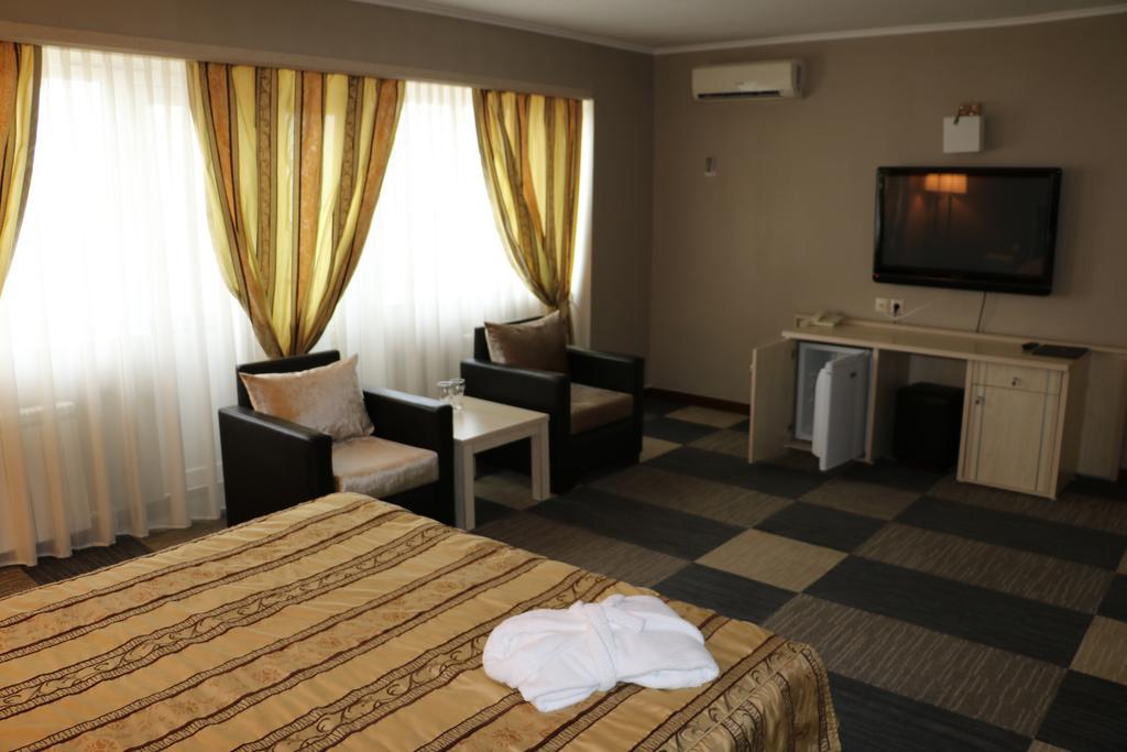 Aktau Hotel Extérieur photo
