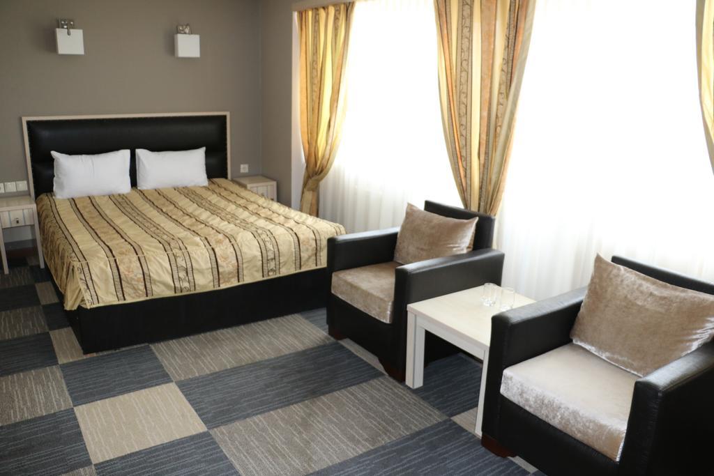 Aktau Hotel Extérieur photo