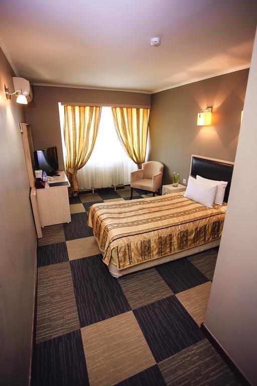 Aktau Hotel Extérieur photo
