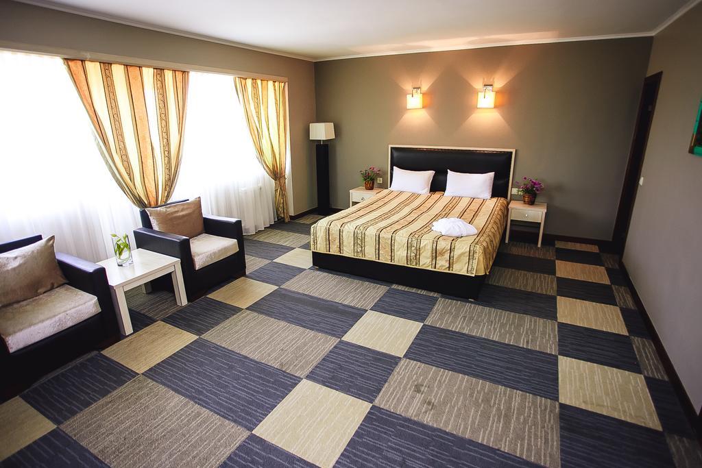 Aktau Hotel Extérieur photo