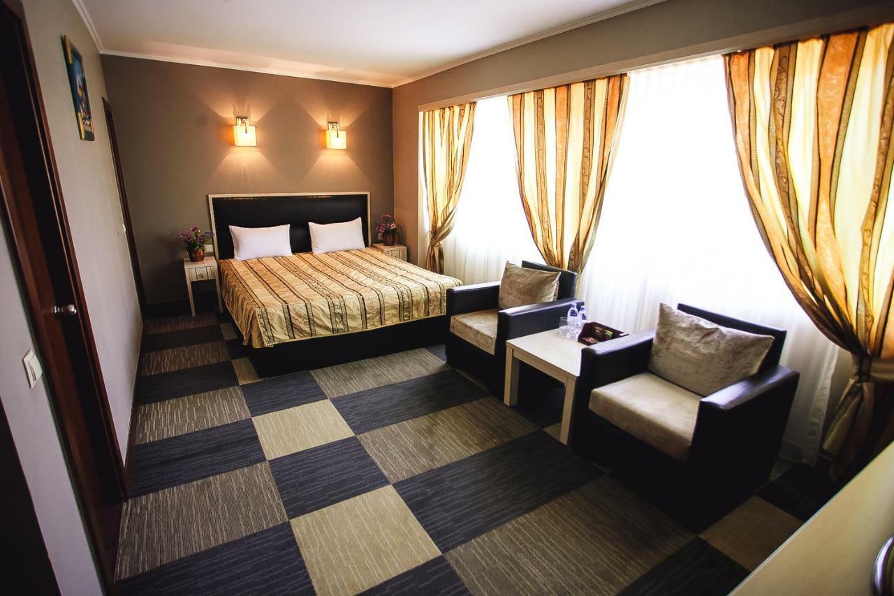 Aktau Hotel Extérieur photo