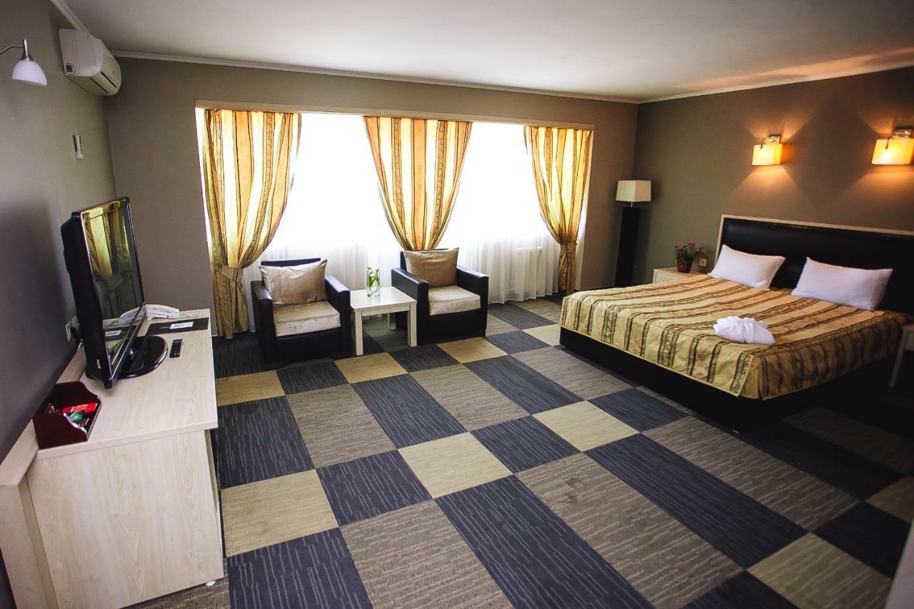 Aktau Hotel Extérieur photo